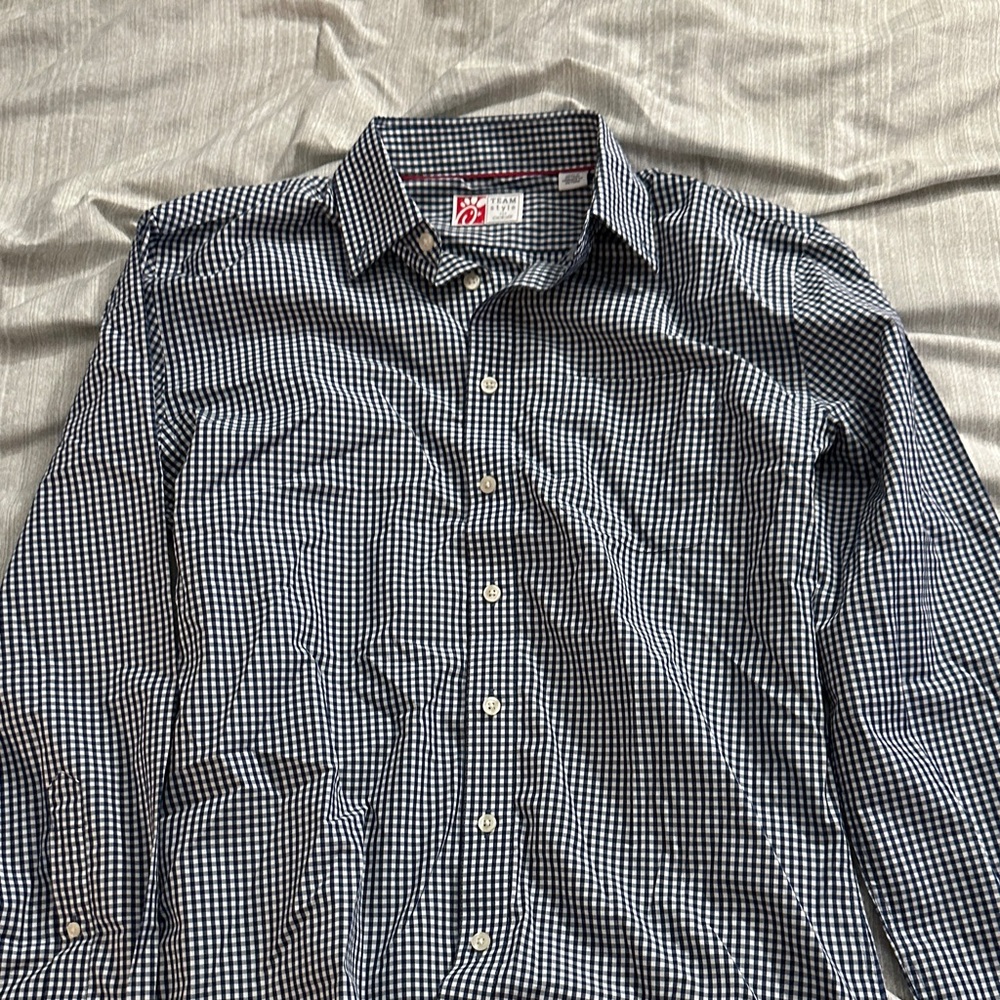 Chick-fil-A Teamstyle Men’s Blue Plaid Button Down - Small